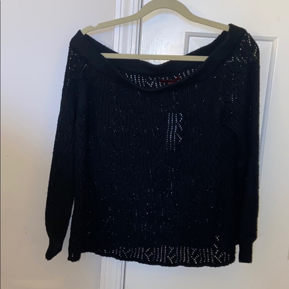 Off the shoulder Buckle shirt